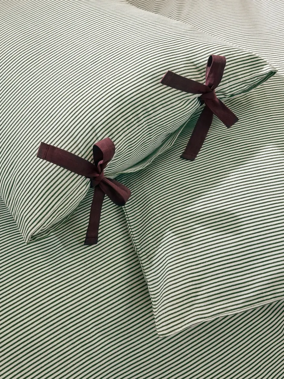 Beddengoedsets En Dekbedovertrekken|MADE.COM Ansel Stripe 100% Cotton Duvet Cover and Pillowcase Set Groen