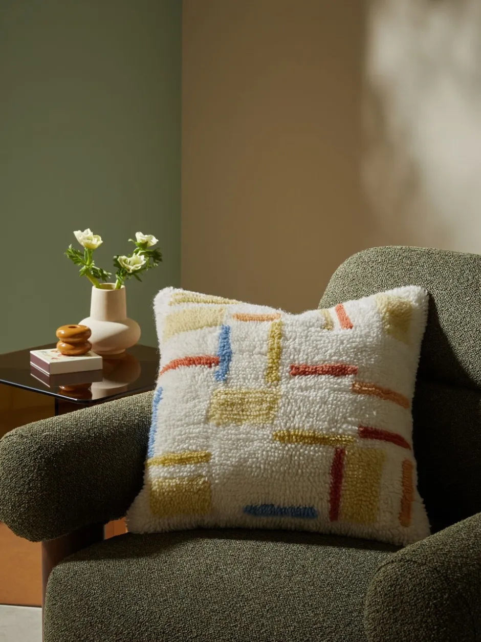 Kussentjes En Plaids|Kussentjes En Plaids|MADE.COM Max Tufted Berber Cushion