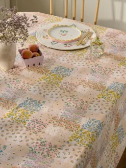 Tafellinnen En Placemats |Tafelgerei*Next Maisie Floral Wipe Clean Table Cloths