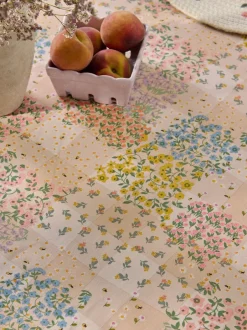 Tafellinnen En Placemats |Tafelgerei*Next Maisie Floral Wipe Clean Table Cloths