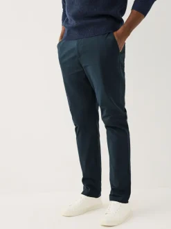 Broeken En Chino's*Next - Aansluitend - Slim-fit katoenen TENCEL™ lyocell blend chino's met comfortabele tailleband. Marineblauw