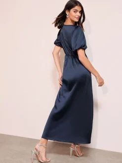 Gelegenheidskleding*Friends Like These - Lace Trim V-Neck Satin Midi Dress Marineblauw