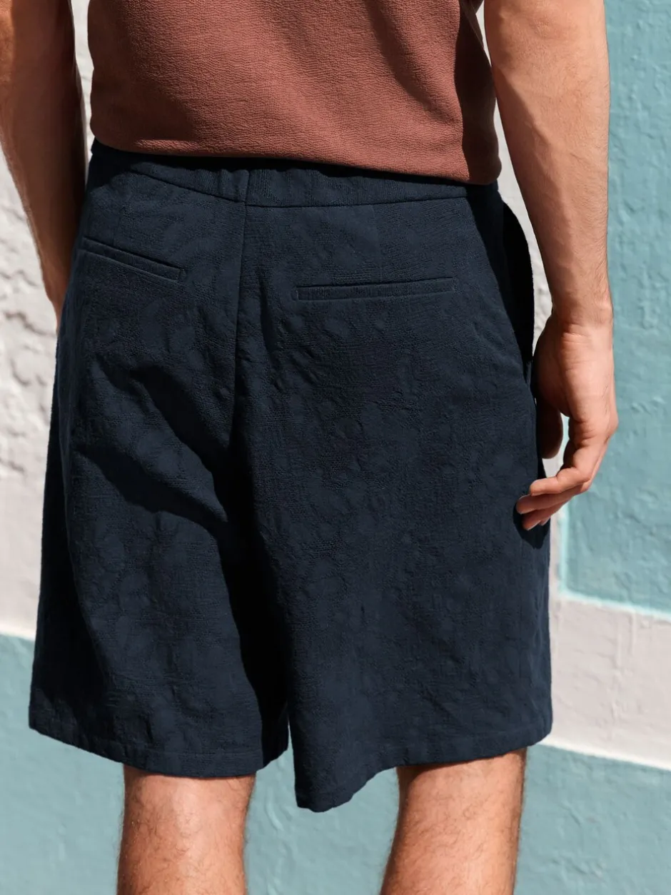 Shorts*Next Marineblauw - Regular fit Nova Fides shorts van Italiaanse stof met gehaakt patroon