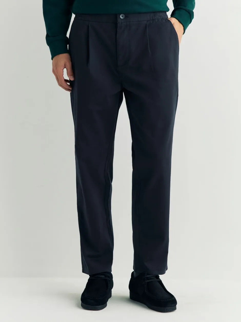 Broeken En Chino's*Next - Standaard toelopende pasvorm - Pleated Stretch Chinos Trousers With Elasticated Waist Marineblauw