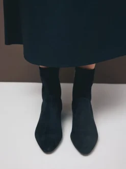 Ruimvallend En Extraruimvallend|Boots|Next - Motionflex Sokkenlaarzen met Blokhak Marineblauw suède