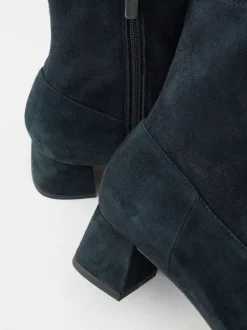 Ruimvallend En Extraruimvallend|Boots|Next - Motionflex Sokkenlaarzen met Blokhak Marineblauw suède