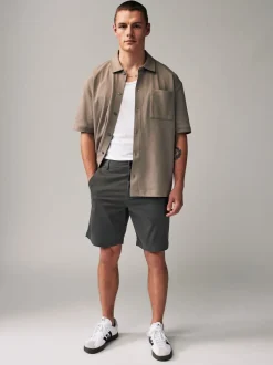 Shorts|Next - Ruimvallende pasvorm. - Set van 2 chinoshorts met stretch Marineblauw/antraciet