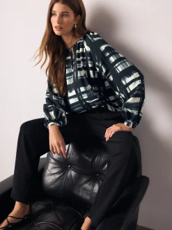 Blouses En Overhemden*Next - Keyhole Detail Relaxed Long Sleeve Blouse Marineblauw/ecru geruit