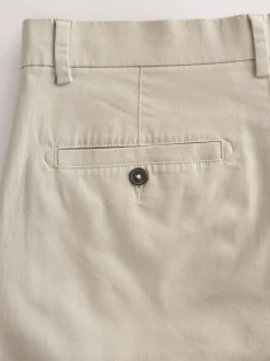 Shorts*Next - Ruimvallende pasvorm. - Set van 2 chinoshorts met stretch Marineblauw/kiezelkleurig