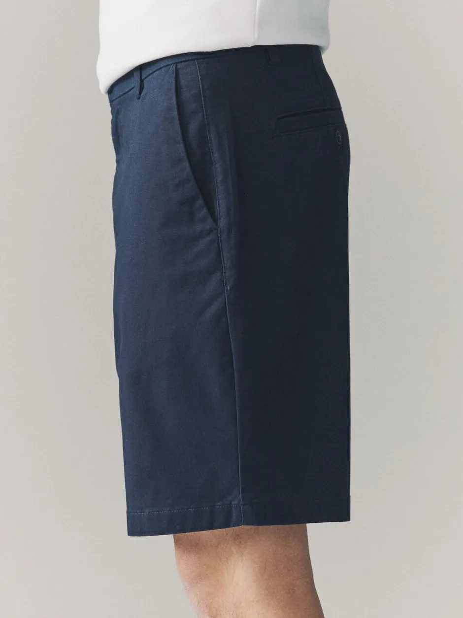 Shorts*Next - Ruimvallende pasvorm. - Set van 2 chinoshorts met stretch Marineblauw/kiezelkleurig
