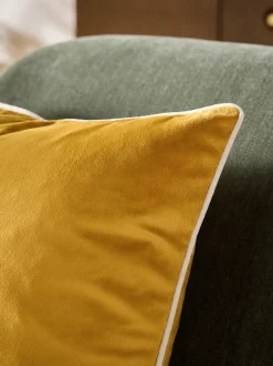 Kussentjes En Plaids|Kussentjes En Plaids|Next Matté fluwelen kussen met contrasterende bies