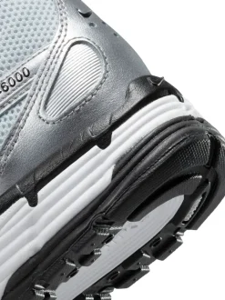 Sneakers|Nike Metallic zilver - P6000 Trainers