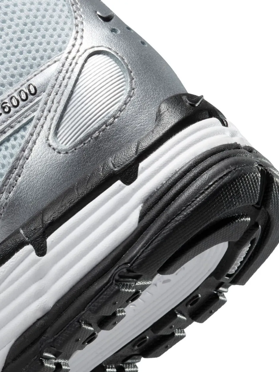 Sneakers|Nike Metallic zilver - P6000 Trainers