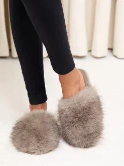 Pantoffels*Lipsy - Faux Fur Ultra Fluffy Close Toe Mule Nightwear Slippers Mokka