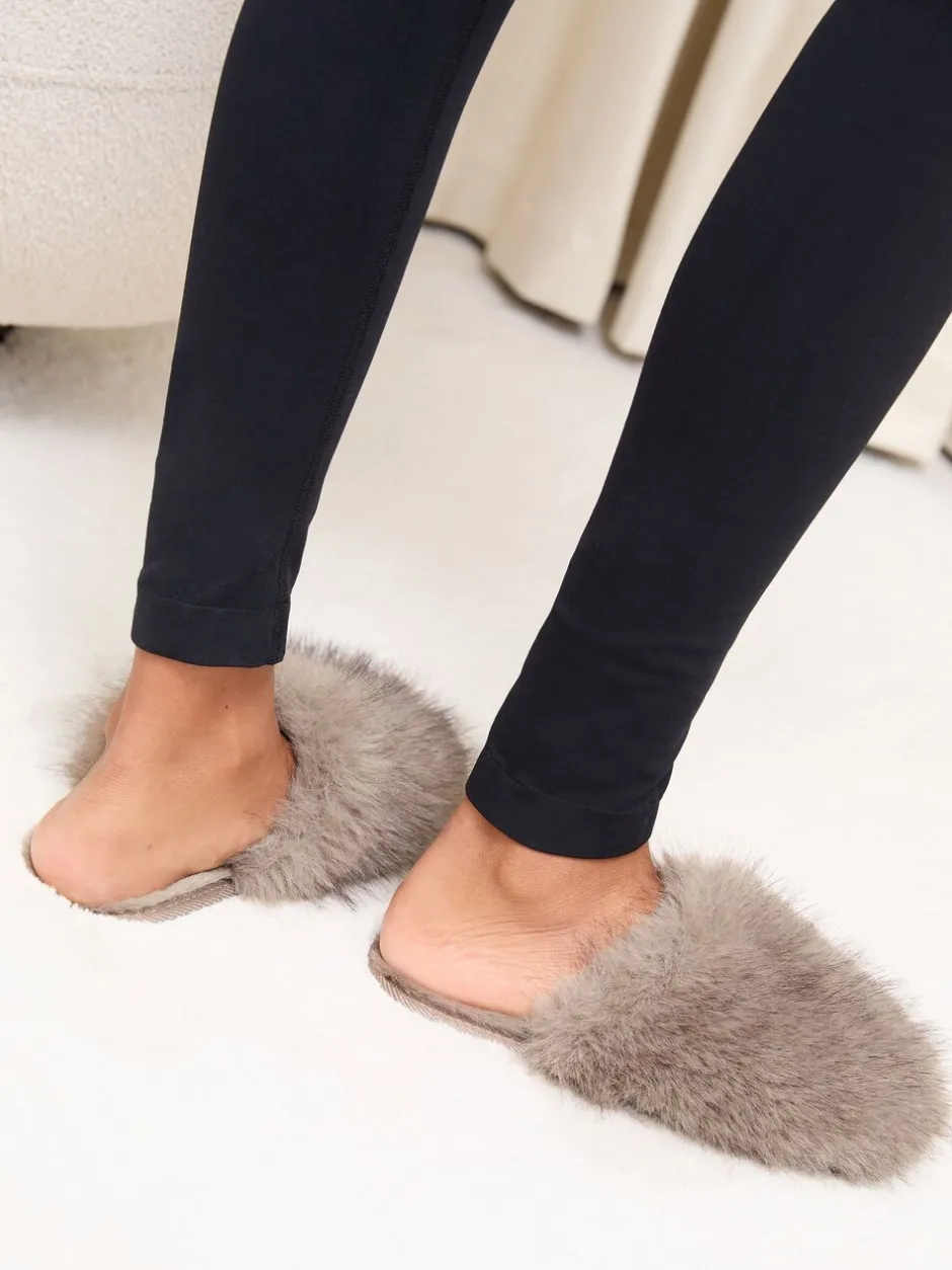 Pantoffels*Lipsy - Faux Fur Ultra Fluffy Close Toe Mule Nightwear Slippers Mokka