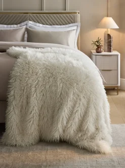 Kussentjes En Plaids|Kussentjes En Plaids|Next Mongolian Faux Fur Throw Ivoor
