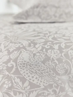 Merkbeddengoed*Morris & Co . Pure Strawberry Thief jacquard dekbedovertrek
