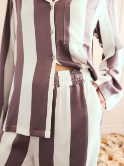 Pyjama's|Loungewear|Next - Pyjama's met knoopsluiting Naturel met strepen