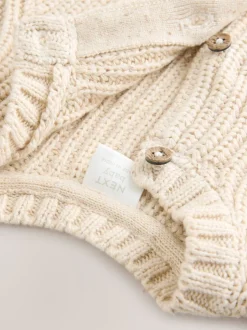 Truien En Breisels|Gebreide Kleding|Next - Grofgebreid babyvestje met borduursel Naturel Milk Club