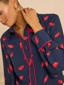 Blouses En Overhemden|Love & Roses - Long Sleeve Button Through Shirt Navy Lips Print