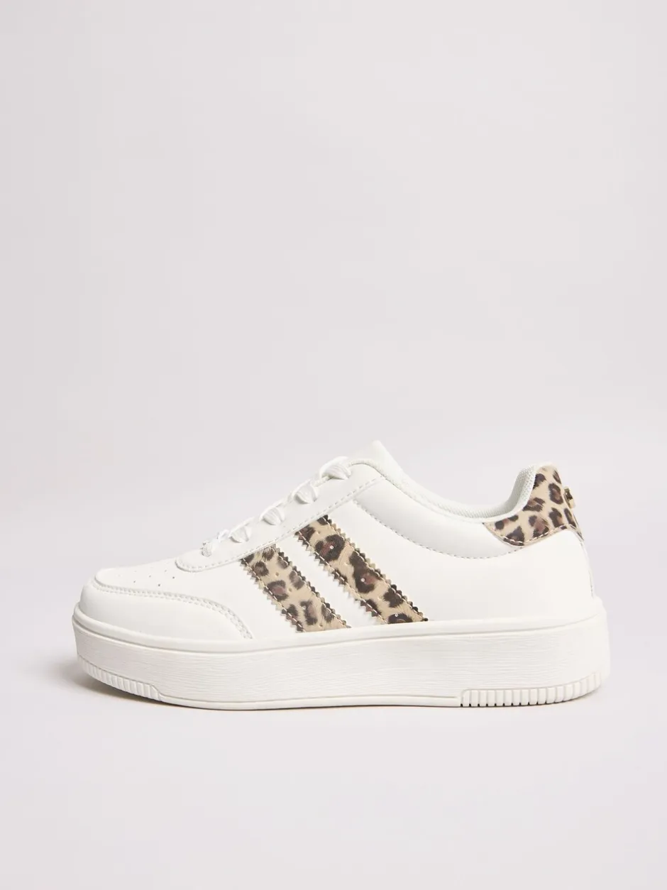 Sneakers|Lipsy Neutraal - Faux suède sportschoen met dikke zool