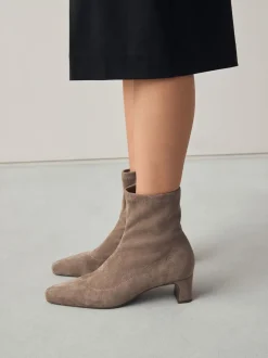 Ruimvallend En Extraruimvallend|Boots*Next - Chisel Toe Block Heel Sock Boots Neutraal taupe