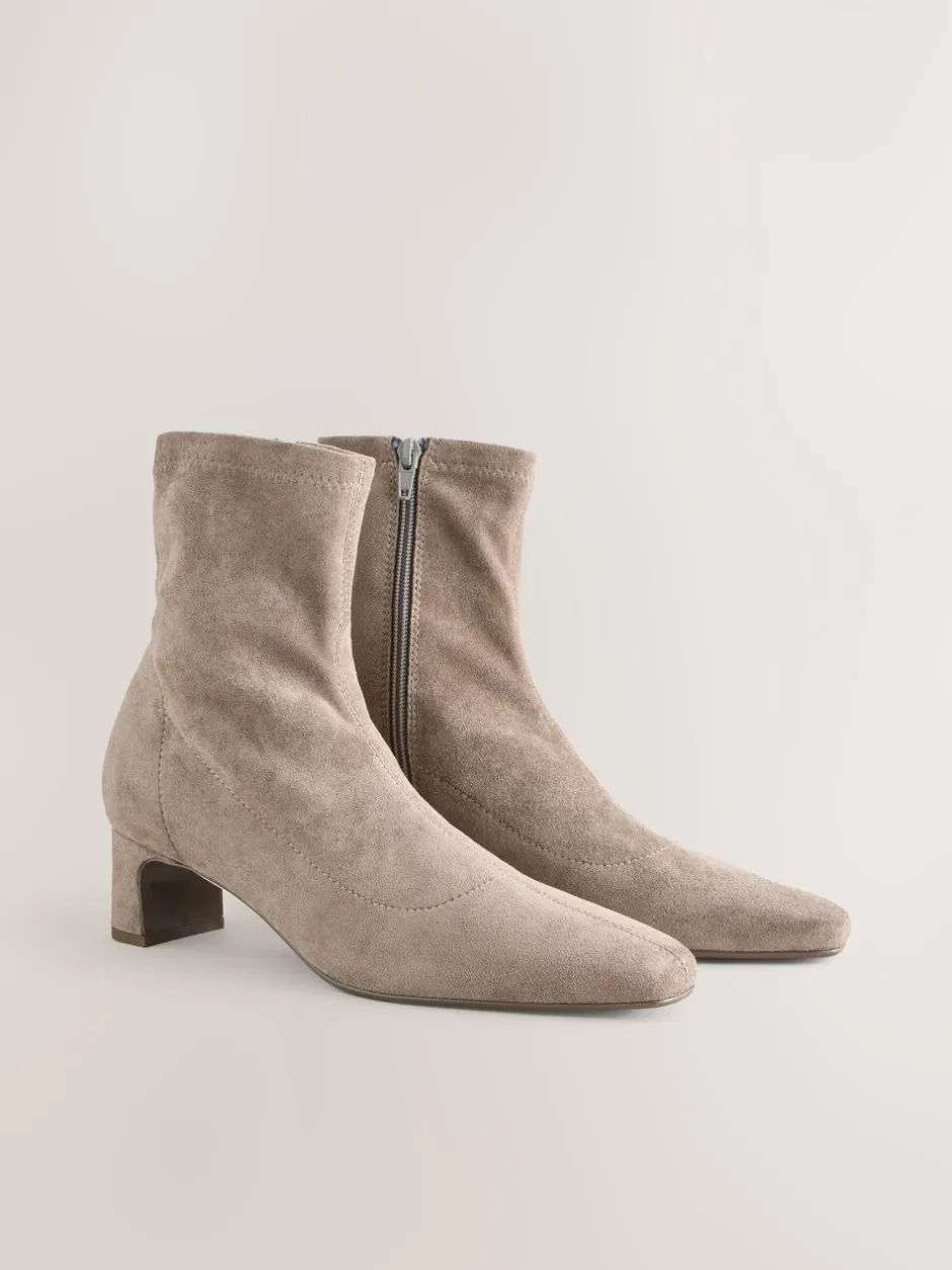 Ruimvallend En Extraruimvallend|Boots*Next - Chisel Toe Block Heel Sock Boots Neutraal taupe
