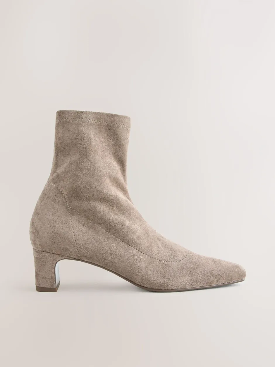 Ruimvallend En Extraruimvallend|Boots*Next - Chisel Toe Block Heel Sock Boots Neutraal taupe