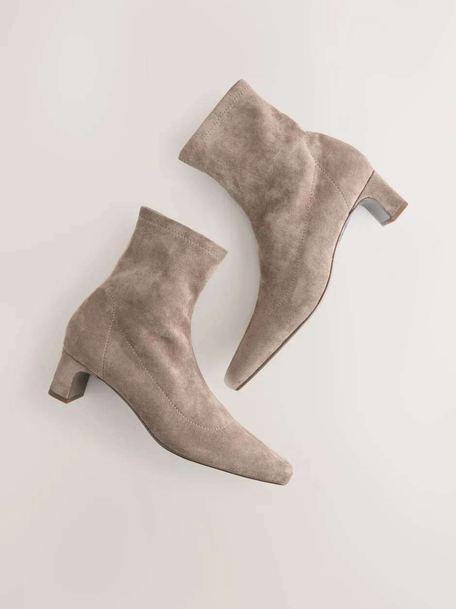 Ruimvallend En Extraruimvallend|Boots*Next - Chisel Toe Block Heel Sock Boots Neutraal taupe