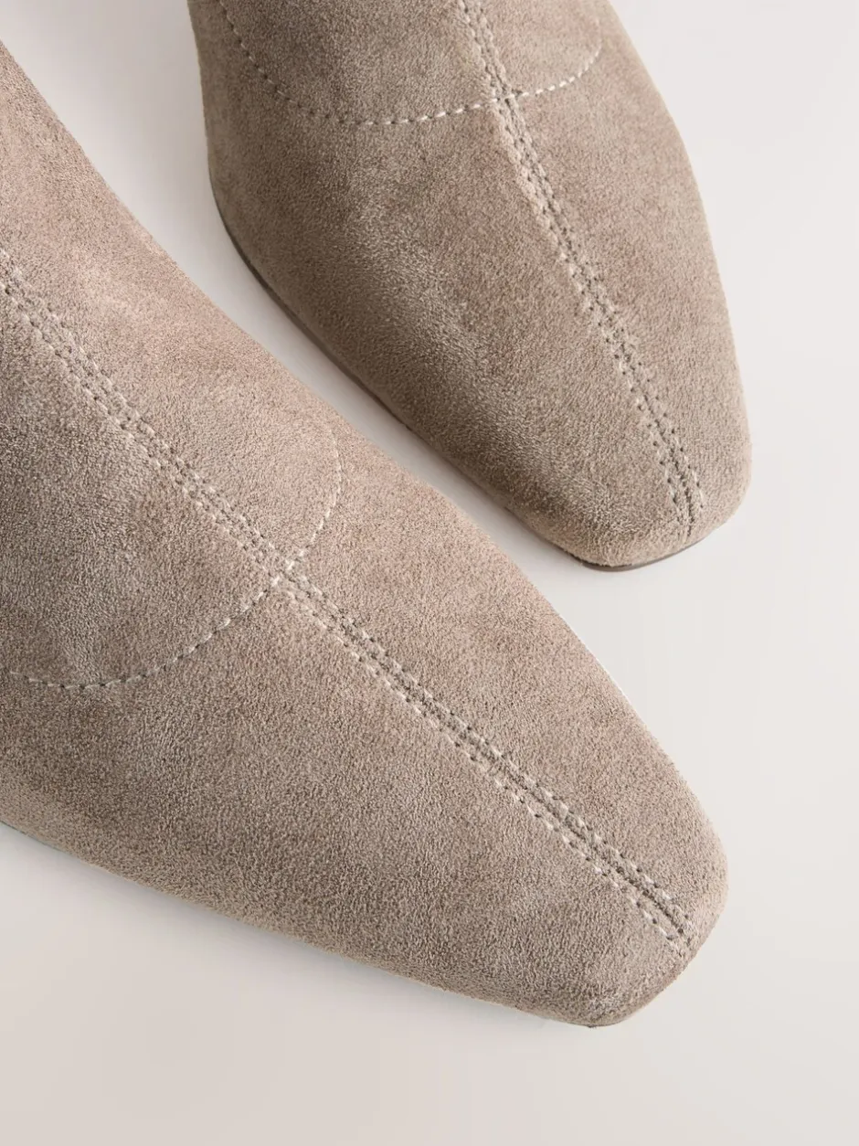 Ruimvallend En Extraruimvallend|Boots*Next - Chisel Toe Block Heel Sock Boots Neutraal taupe