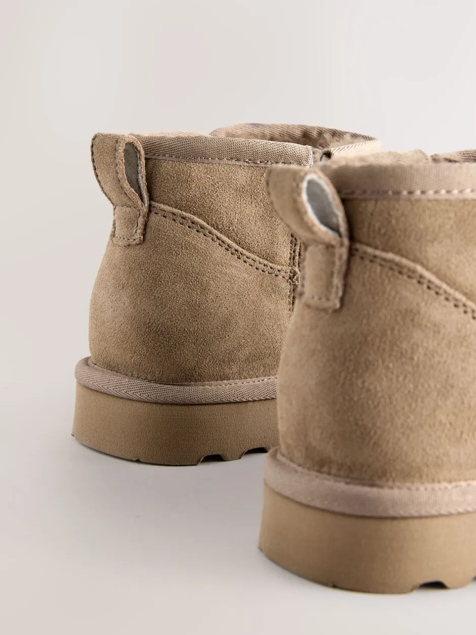 Ruimvallend En Extraruimvallend|Boots|Next - Waterafstotende enkellaarzen van imitatiebont Neutraal taupe suède
