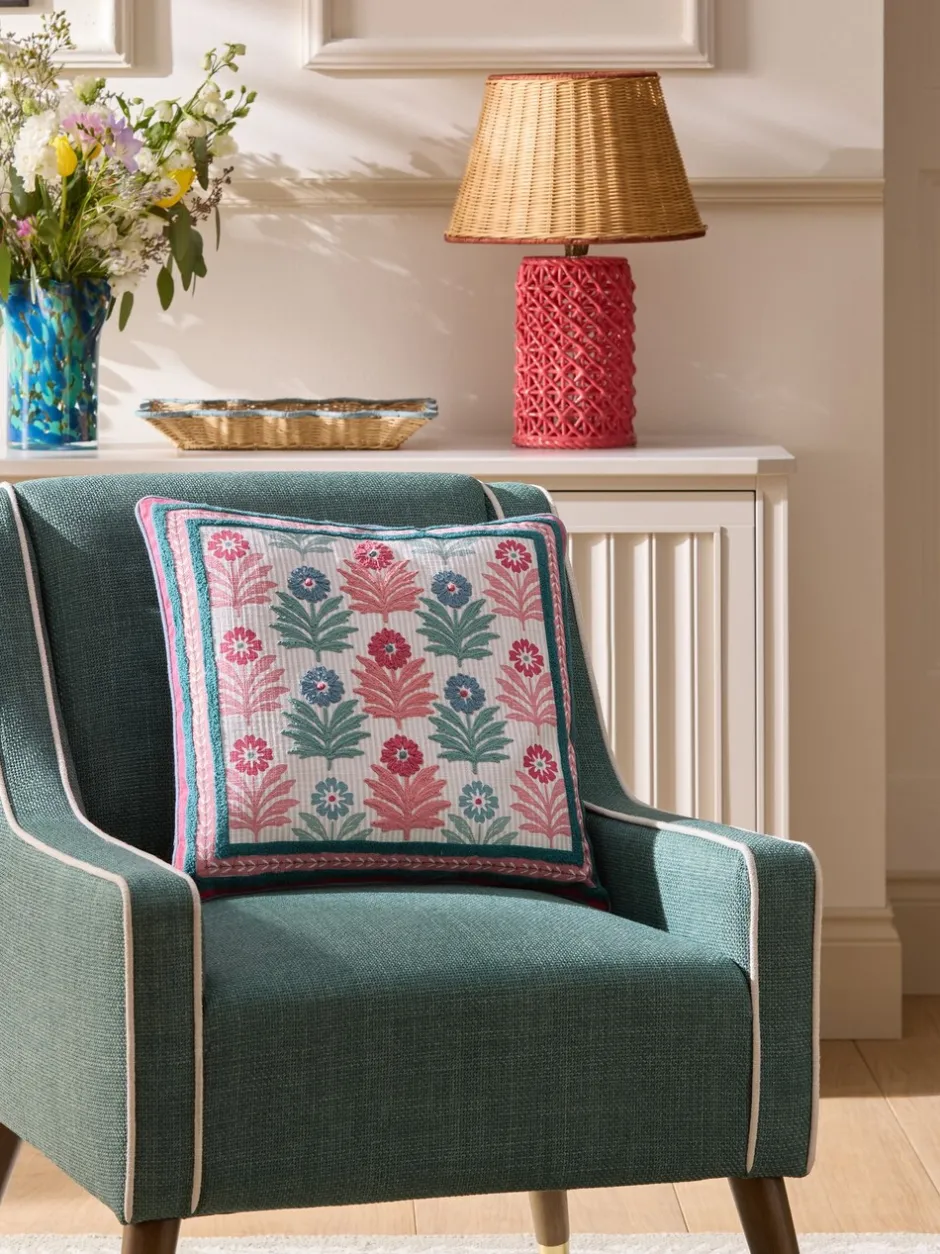 Kussentjes En Plaids|Kussentjes En Plaids*Nina Campbell Primrose Hill geborduurd kussen