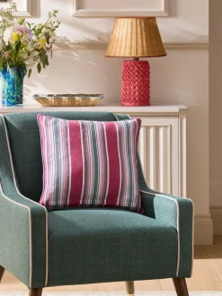 Kussentjes En Plaids|Kussentjes En Plaids*Nina Campbell Primrose Hill geborduurd kussen
