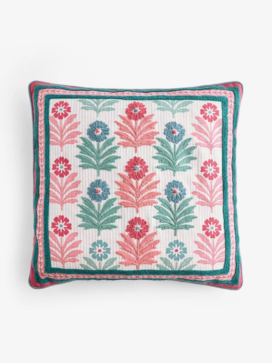 Kussentjes En Plaids|Kussentjes En Plaids*Nina Campbell Primrose Hill geborduurd kussen