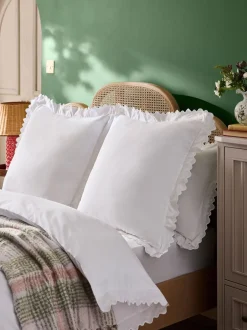 Beddenlakens En Kussenslopen*Nina Campbell Set of 2 Jester Scallop Spot 200 Thread Count Pillowcases Wit