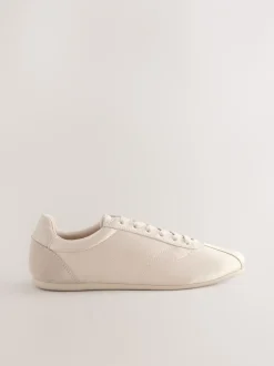 Sneakers*Next - Satijnen sneakers met veters Oesterkleurig