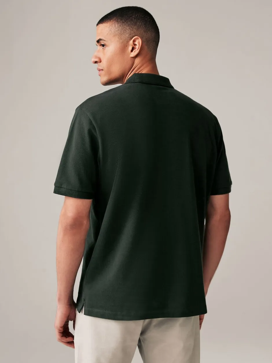Poloshirts|T-Shirts En Hemden*Next Olijfgroen - Normale Pasvorm - Piqué poloshirt met korte mouwen