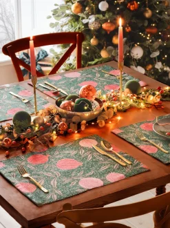 Tafellinnen En Placemats *Paoletti - Set van 4 kersttafelplacemats in paarsrood plus grote tafelloper