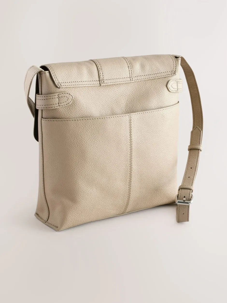 Tassen En Portemonnees|Next Pastelgeel - Leren messenger-tas met vak