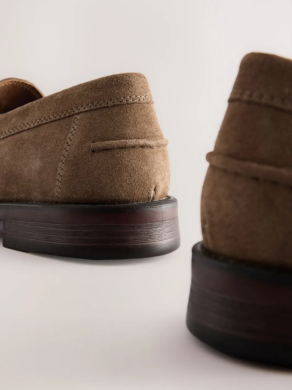 Schoenen|Formele Schoenen|Next - Standaard pasvorm - Suède instappers Pastelgeel