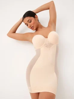 Shapewear|Next Pastelroze nude - Kanten DD+ slipdress met lichte vulling en sterke buikcorrectie