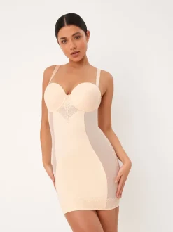 Shapewear|Next Pastelroze nude - Kanten DD+ slipdress met lichte vulling en sterke buikcorrectie