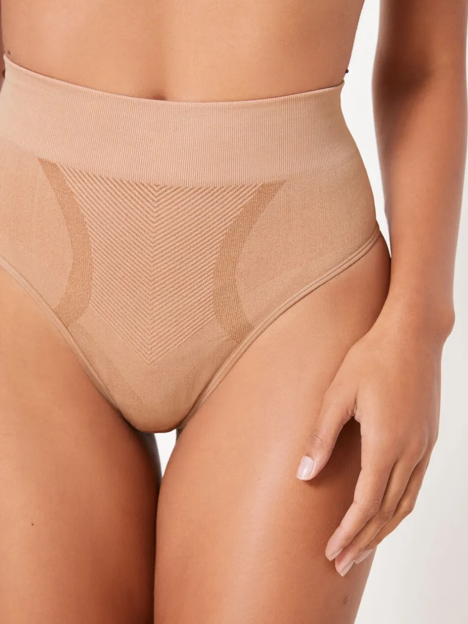Shapewear*Next - Vormgevende naadloze slip voor gladdere dijen met stevige buikcorrectie Praline nude