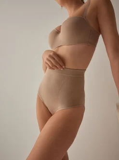Shapewear|Next - Vormgevende naadloze slip voor gladdere dijen met stevige buikcorrectie Praline nude
