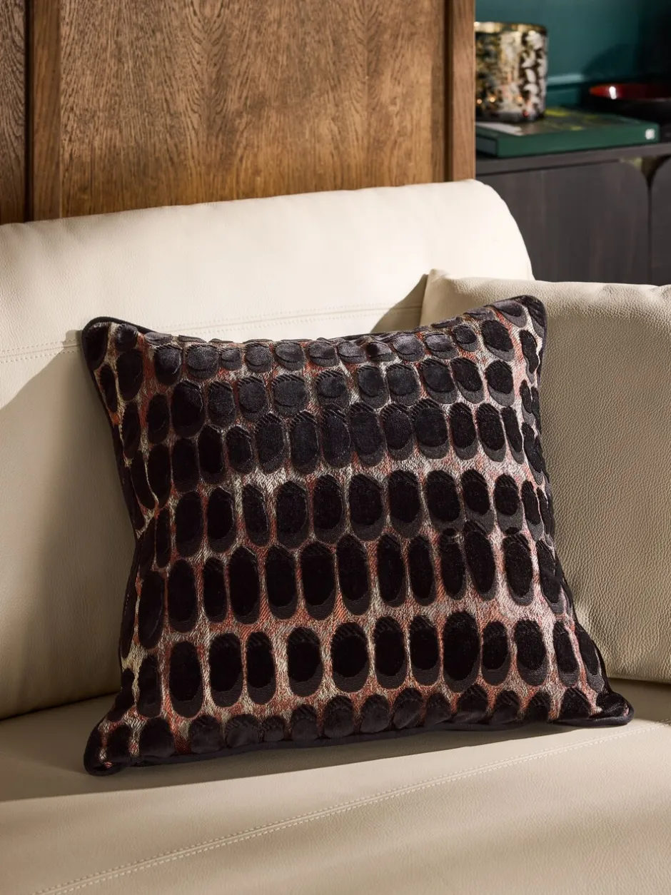 Kussentjes En Plaids|Kussentjes En Plaids|Next Rebel Spot Velvet Cushion Zwart