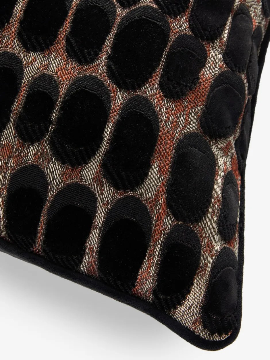Kussentjes En Plaids|Kussentjes En Plaids|Next Rebel Spot Velvet Cushion Zwart