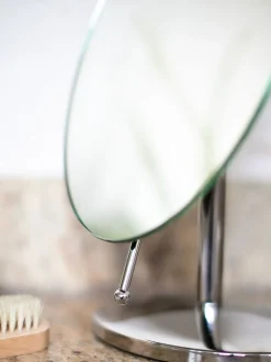 Badkameraccessoires|Robert Welch Oblique spiegel op standaard