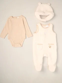Rompertjes En Tuinbroeken|Tuinbroeken|Rock-A-Bye Baby Boutique Baby Borg witte bretelbroeken bodysuit en hoedenset 3 -delig