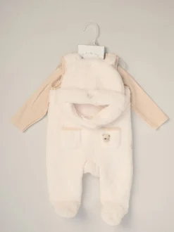Rompertjes En Tuinbroeken|Tuinbroeken|Rock-A-Bye Baby Boutique Baby Borg witte bretelbroeken bodysuit en hoedenset 3 -delig