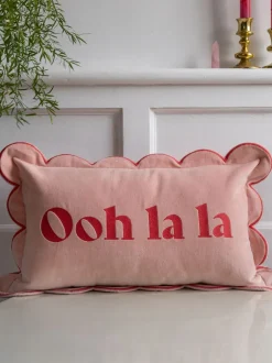 Kussentjes En Plaids|Kussentjes En Plaids*Rockett St George Ooh La La Scalloped Velvet Slogan Cushion